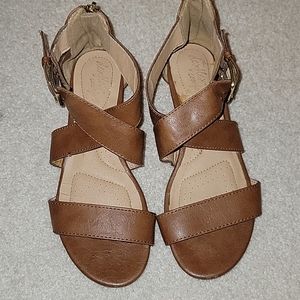 Wedged sandals